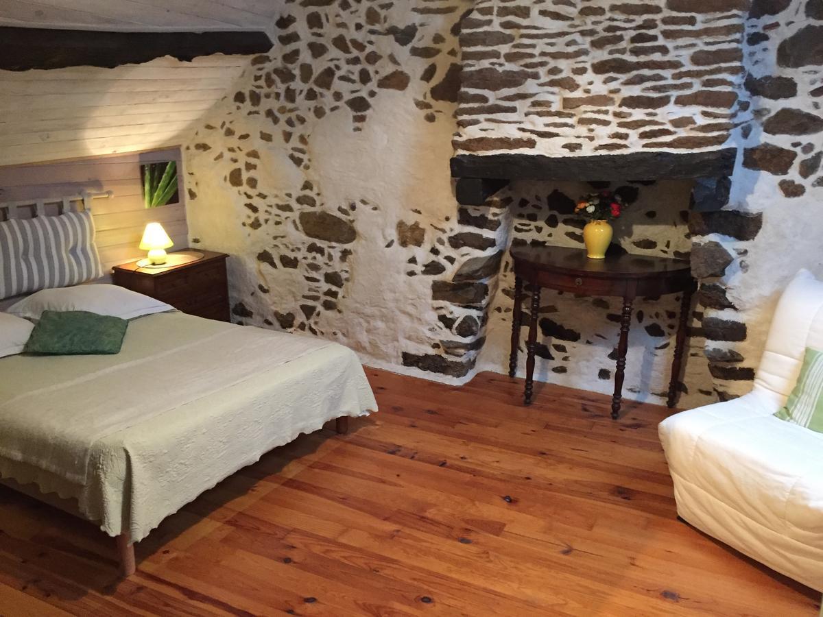Gites Au Clos Du Lit Saint-Aaron Kültér fotó